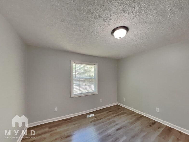 Building Photo - 4910 Lailwood Cir