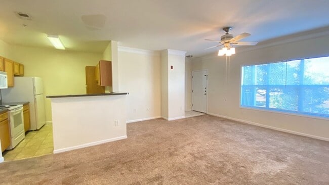 Building Photo - 2 Bed 2 Bath 2nd Floor Condo (Palms of Cortez)