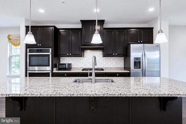 Building Photo - 8032 Spring Arbor Dr