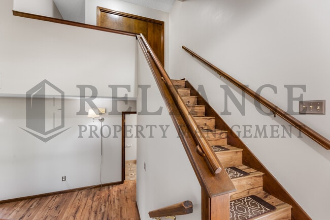 Building Photo - 1111 E Redwood Rd