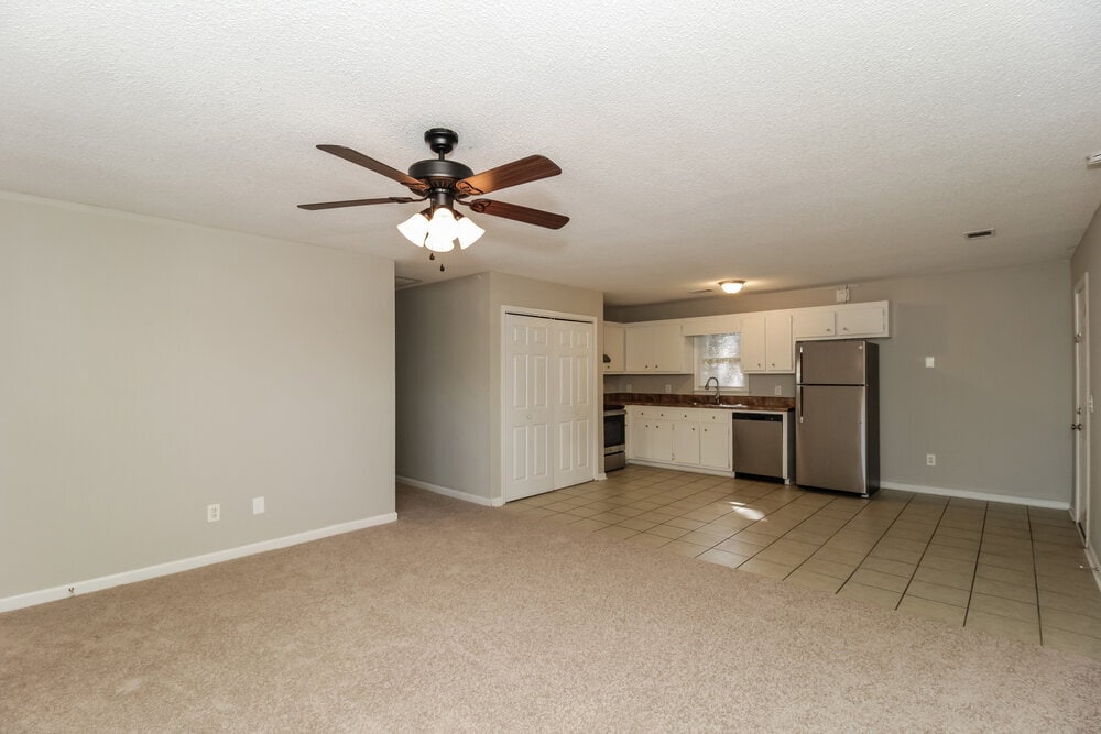 Building Photo - 13 Habersham Cir NE