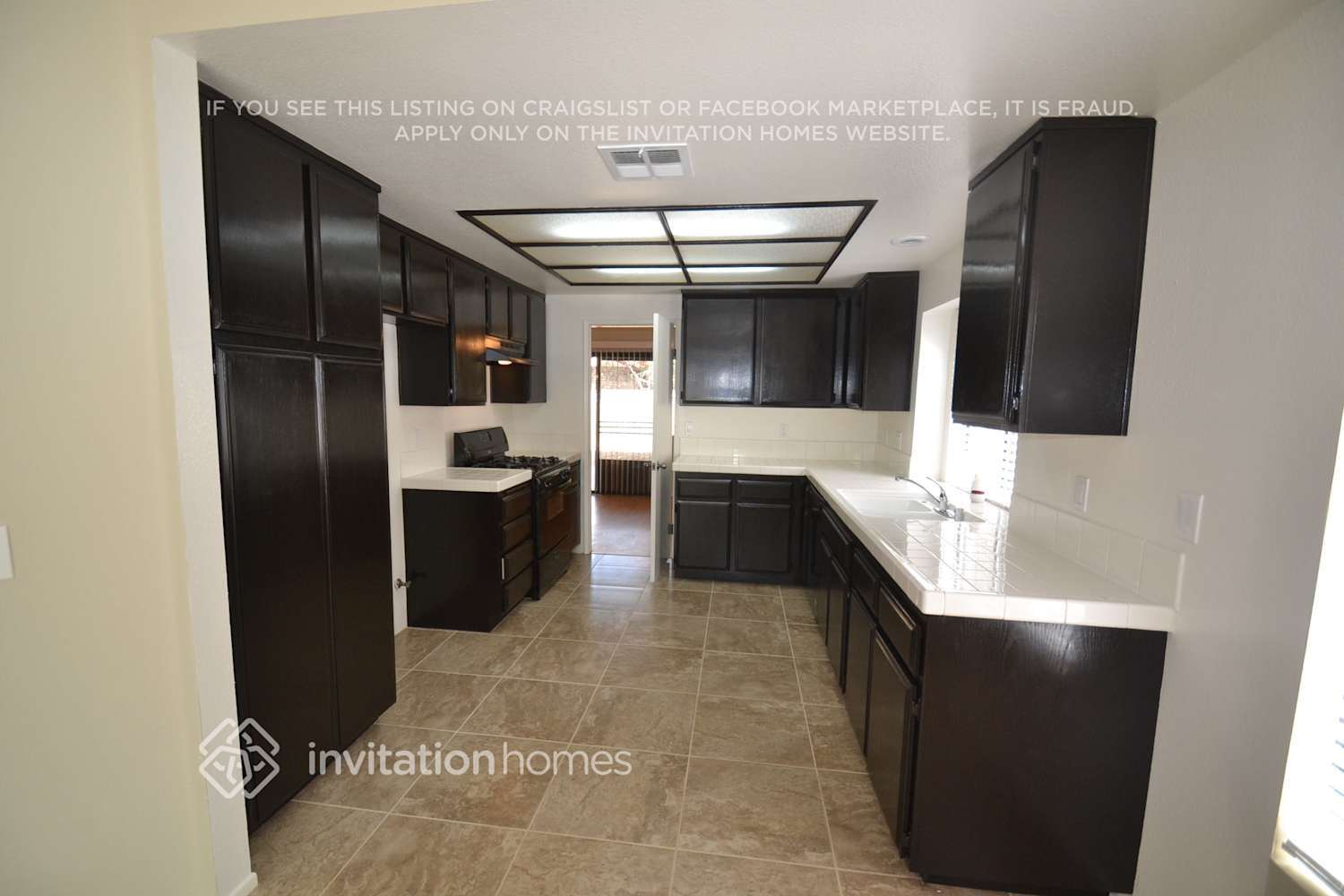 Building Photo - 44226 Halcom Ave