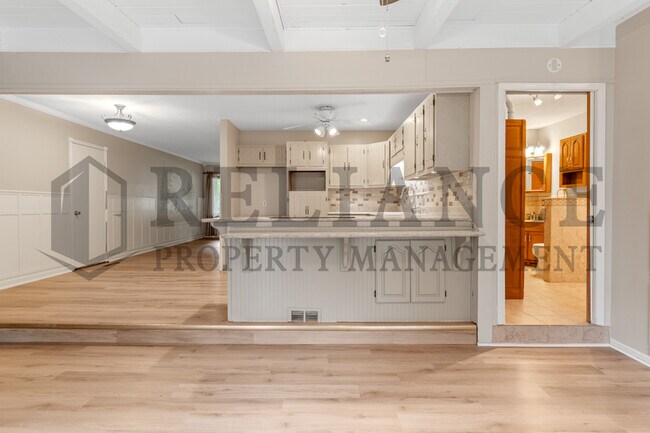 Building Photo - 913 N Wilbur Ln