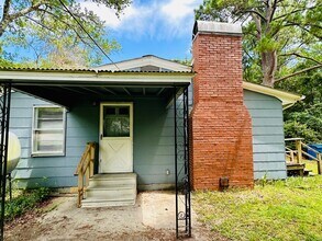 Building Photo - SEAGATE AREA - 1BD/1BA - Located just off ...