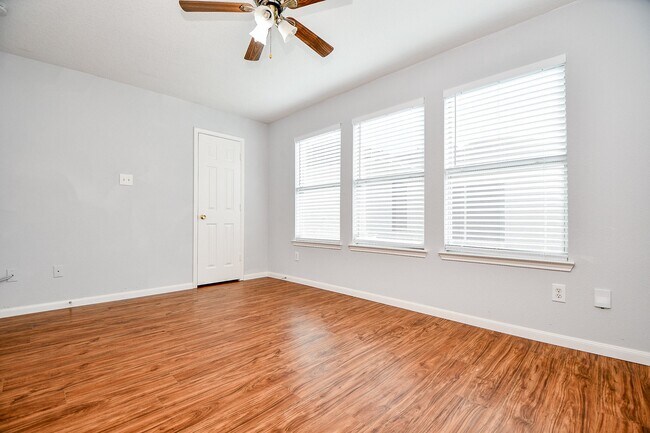 Building Photo - 3019 Red Oak Leaf Trail