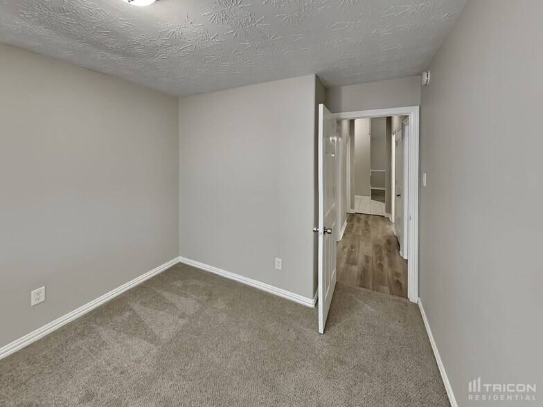 Building Photo - 24022 Holleygate Ct