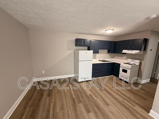 Building Photo - 2125 St Johns Pl