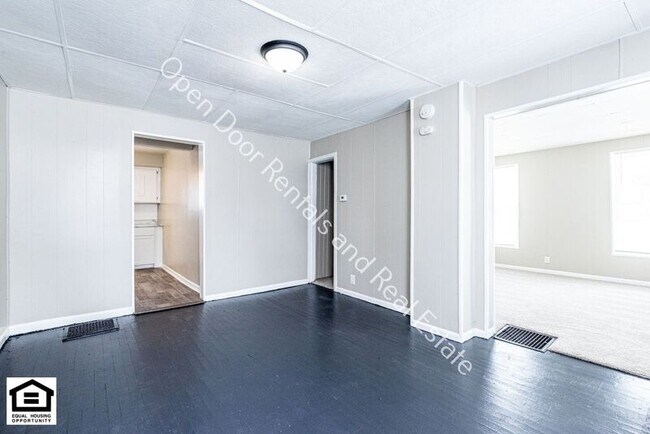 Building Photo - 229 E William St