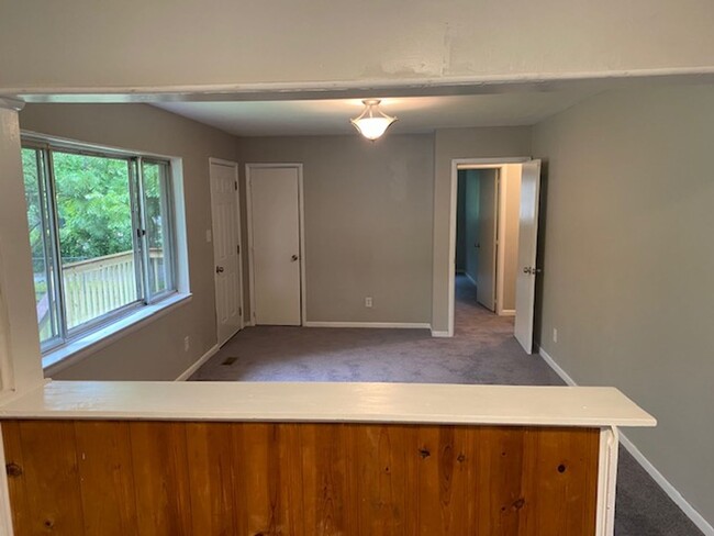 Building Photo - Move in ready 3 bed 1.5 bath in Rossville