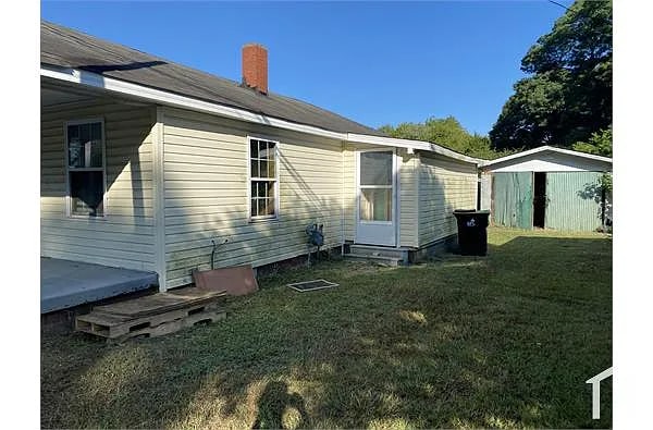 Building Photo - 204 St Matthews Rd