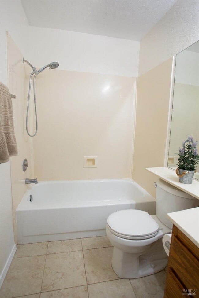 Building Photo - 767 Raven Dr