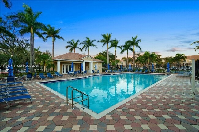 Building Photo - 12111 SW 5th Ct