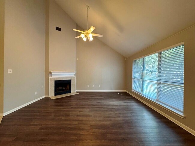 Building Photo - 5305 Tamango Way