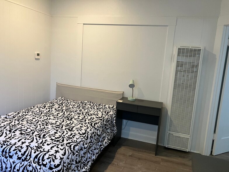 bedroom 2 - 2329 Parker St