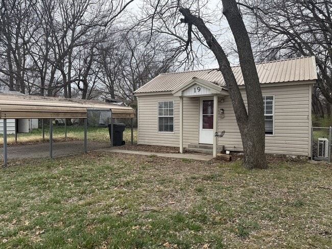 Building Photo - 19 Q St NW