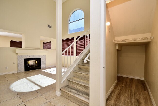 Building Photo - Charming 3-Bedroom, 2.5-Bath Two-Story Home At Smoke Ranch!