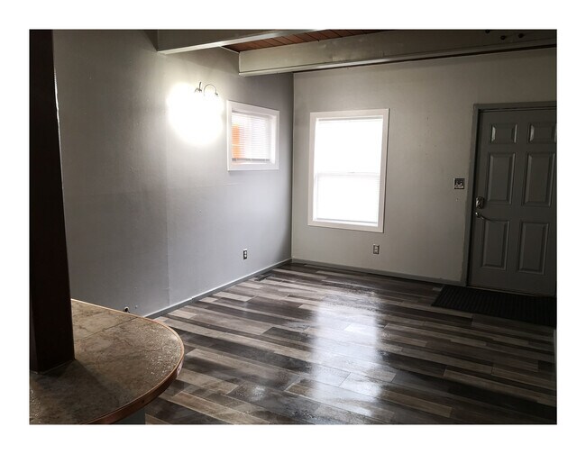 Living room - 1502 12th Ave S