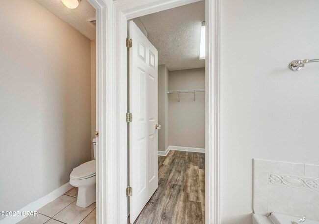 Building Photo - 415 Hidden Island Dr