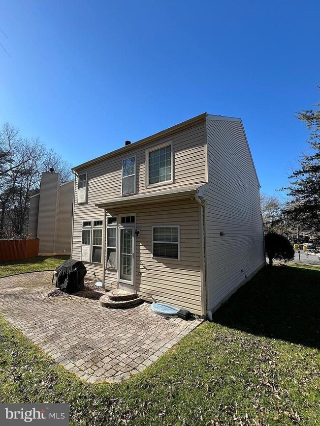 Building Photo - 8334 Lyndhurst St
