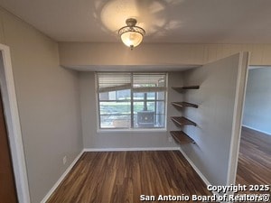 Building Photo - 205 Maple Dr