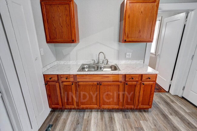 Building Photo - 3209 W 10th St