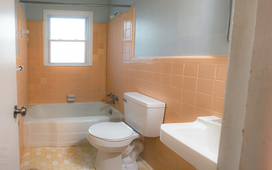 Building Photo - 4210 Irondale Dr NW