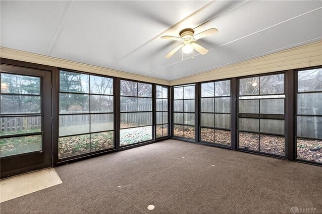 Building Photo - 275 Parker Dr