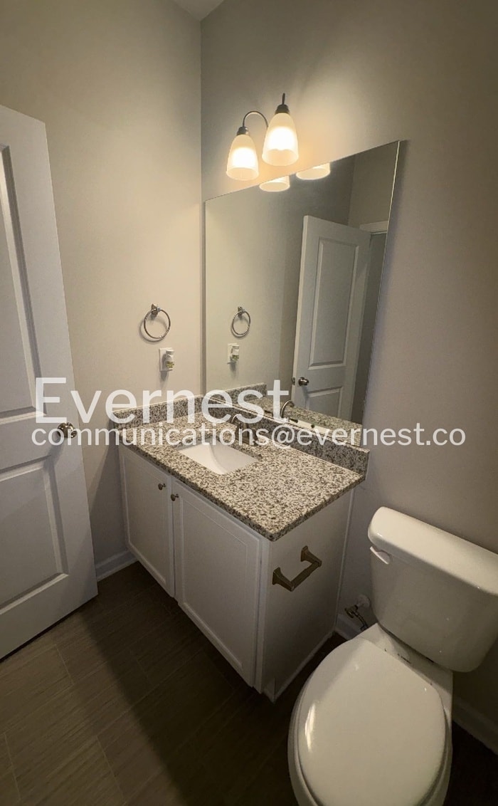 Building Photo - 105 Culver St