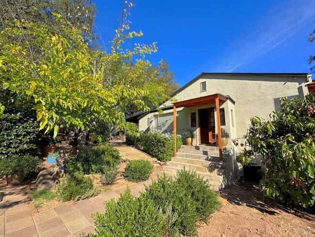 Building Photo - 926 Champion Ln