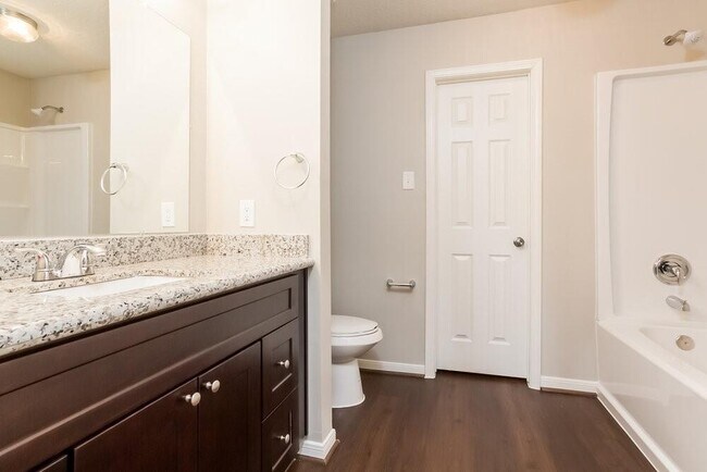 Building Photo - 9808 Woodhollow Dr