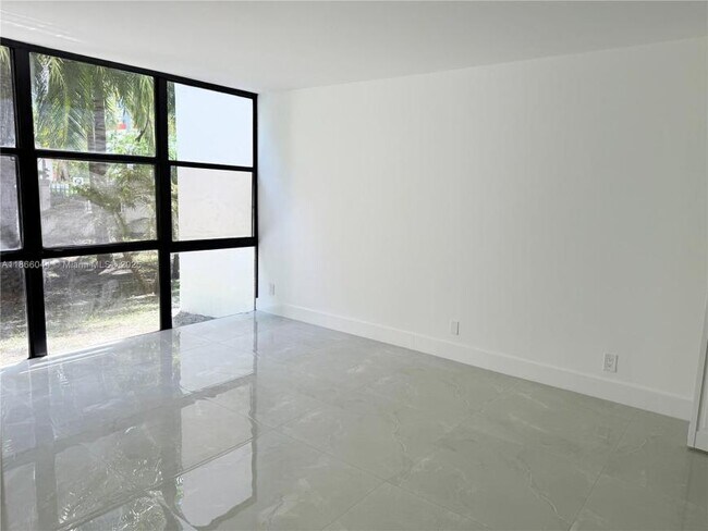 Building Photo - 2 bedroom in Sunny Isles Beach FL 33160