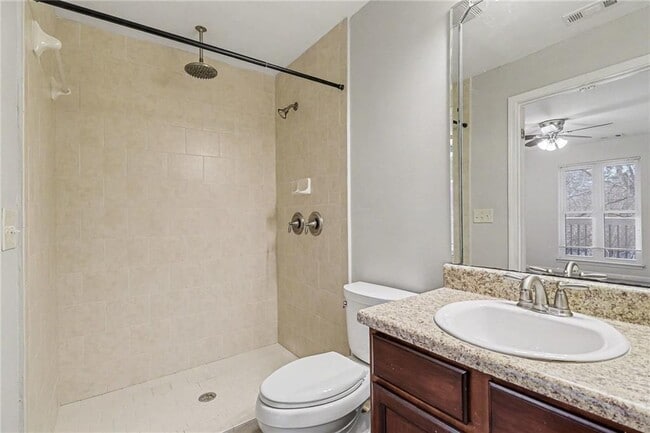 Building Photo - 225 Warm Springs Cir