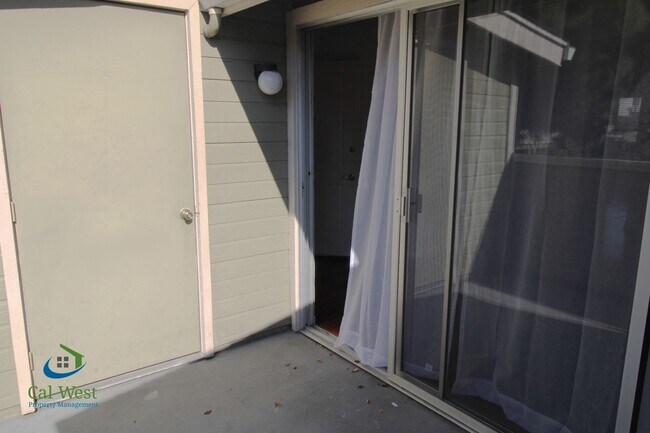 Building Photo - $2775 - ***MOVE IN BONUS - $250 OFF 2nd MO...