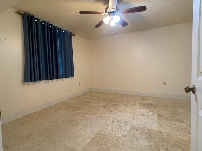 Building Photo - 1721 Whitehall Dr