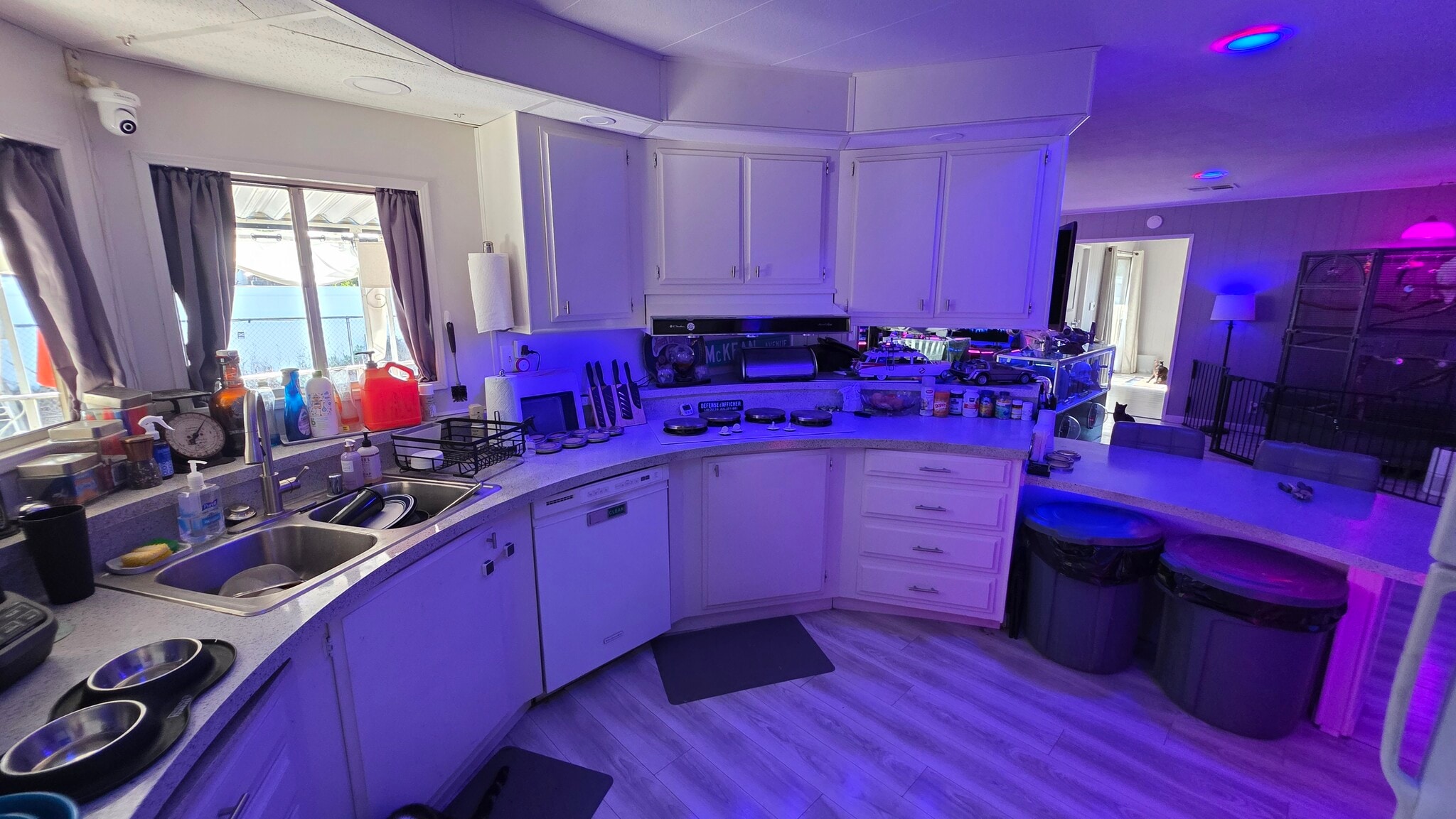 KITCHEN - 18950 Woodcrest Ln