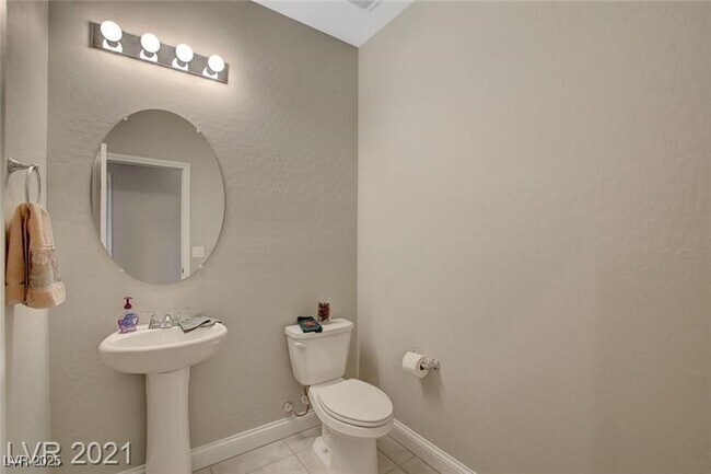 Building Photo - 1062 N Water St