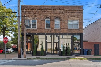Building Photo - 2700-2702 Macklind