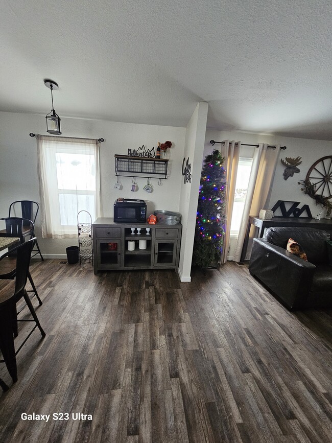 Building Photo - 47 Monarch Dr