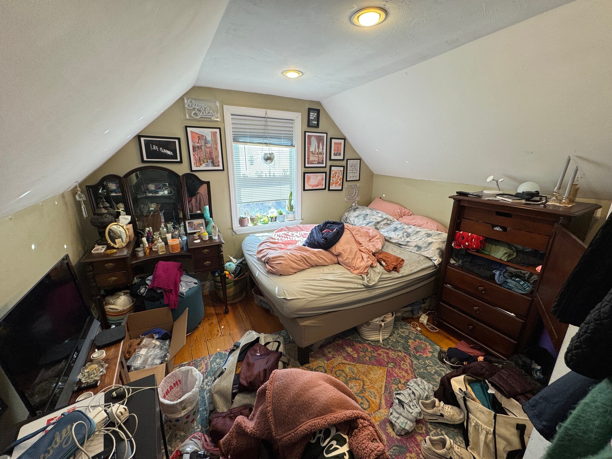 Building Photo - 735 Somerville Ave