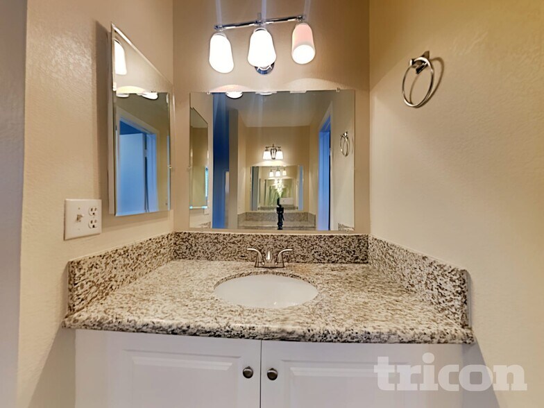 Building Photo - 3746 Terrace Dr