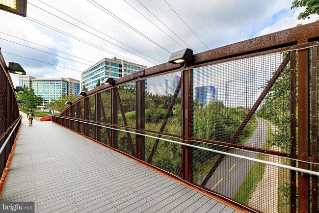 Building Photo - 12000 Market St