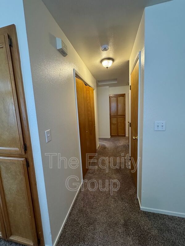 Building Photo - 5411 W Country Ave