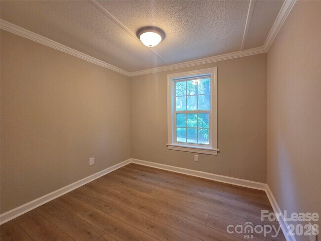 Building Photo - 1361 Regal Oaks Ln