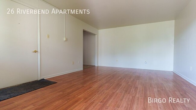 Building Photo - Spacious 2 Bedroom Apartment! Move in today!