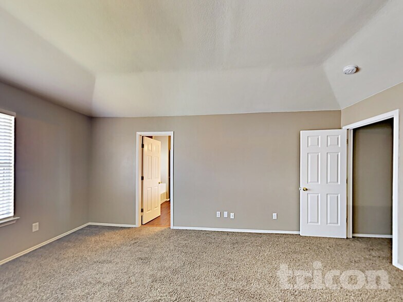 Building Photo - 4120 Wensledale Dr