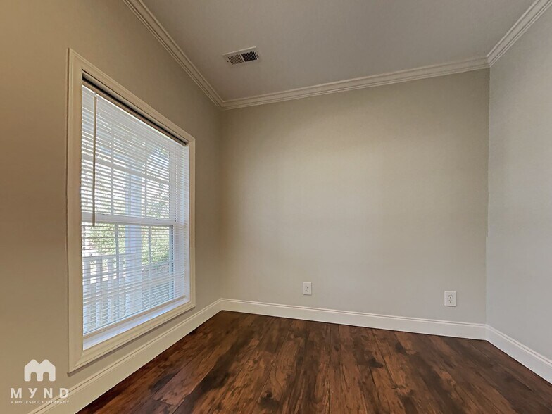 Building Photo - 4811 McAlpine Ln