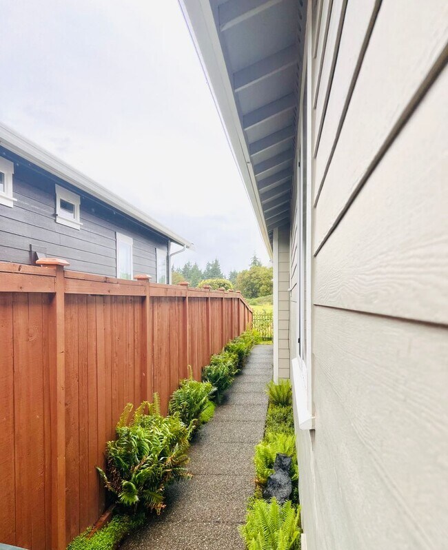 Building Photo - 8333 Camano Loop NE