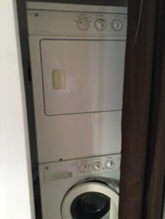 Building Photo - 31 Harold St