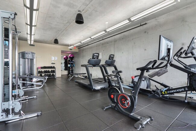 Building Photo - Awesome 1BR Loft Style Condo Overlooking Midtown!