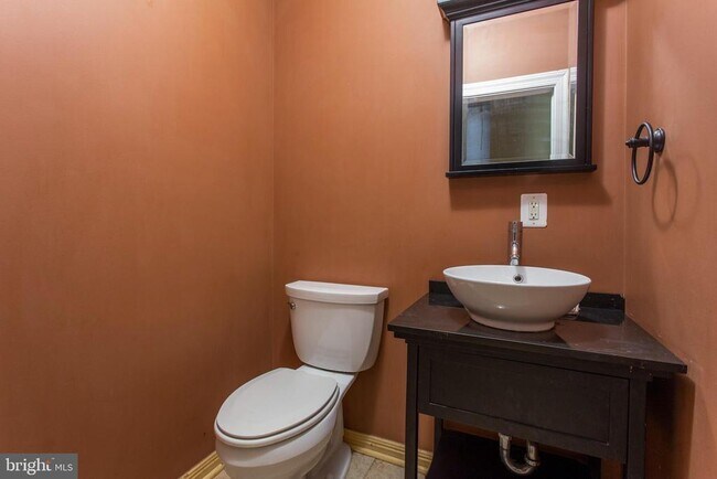 Building Photo - 4436 Sansom St